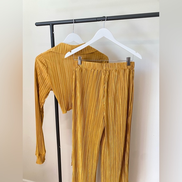 Spring Haze Gold Pleated Pant Set Size Large - Picture 10 of 16